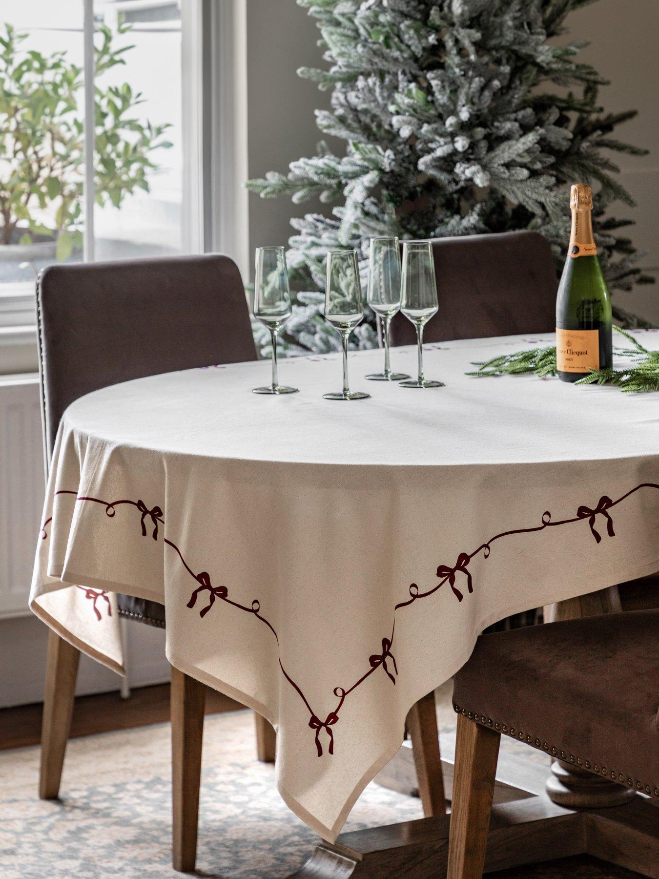 Gallery Direct Heritage Christmas Printed Table Cloth 1400x1800mm