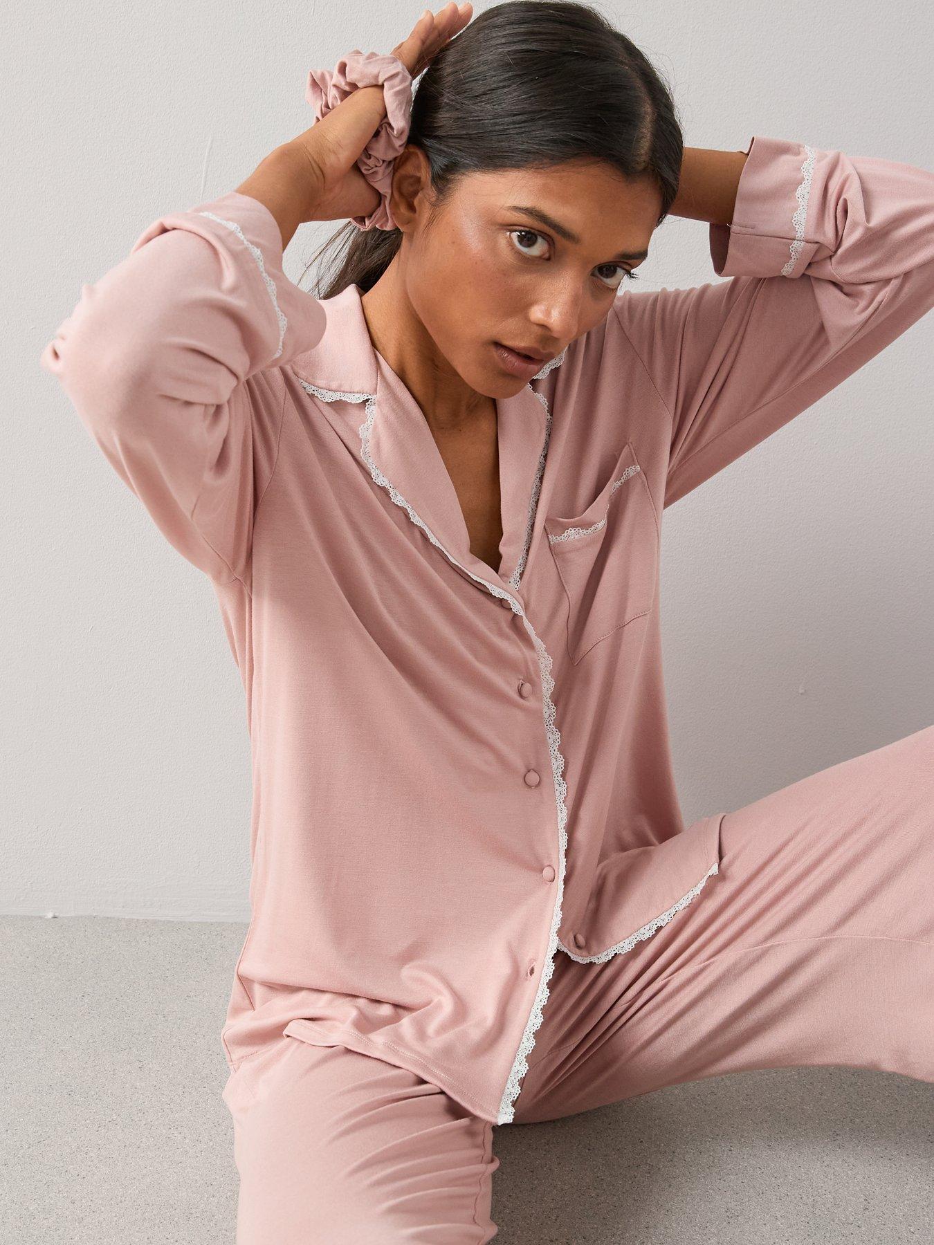 Image 4 of 7 of The Very Collection Lace Trim Jersey Revere Pyjama Set With Matching Scrunchie - Pink
