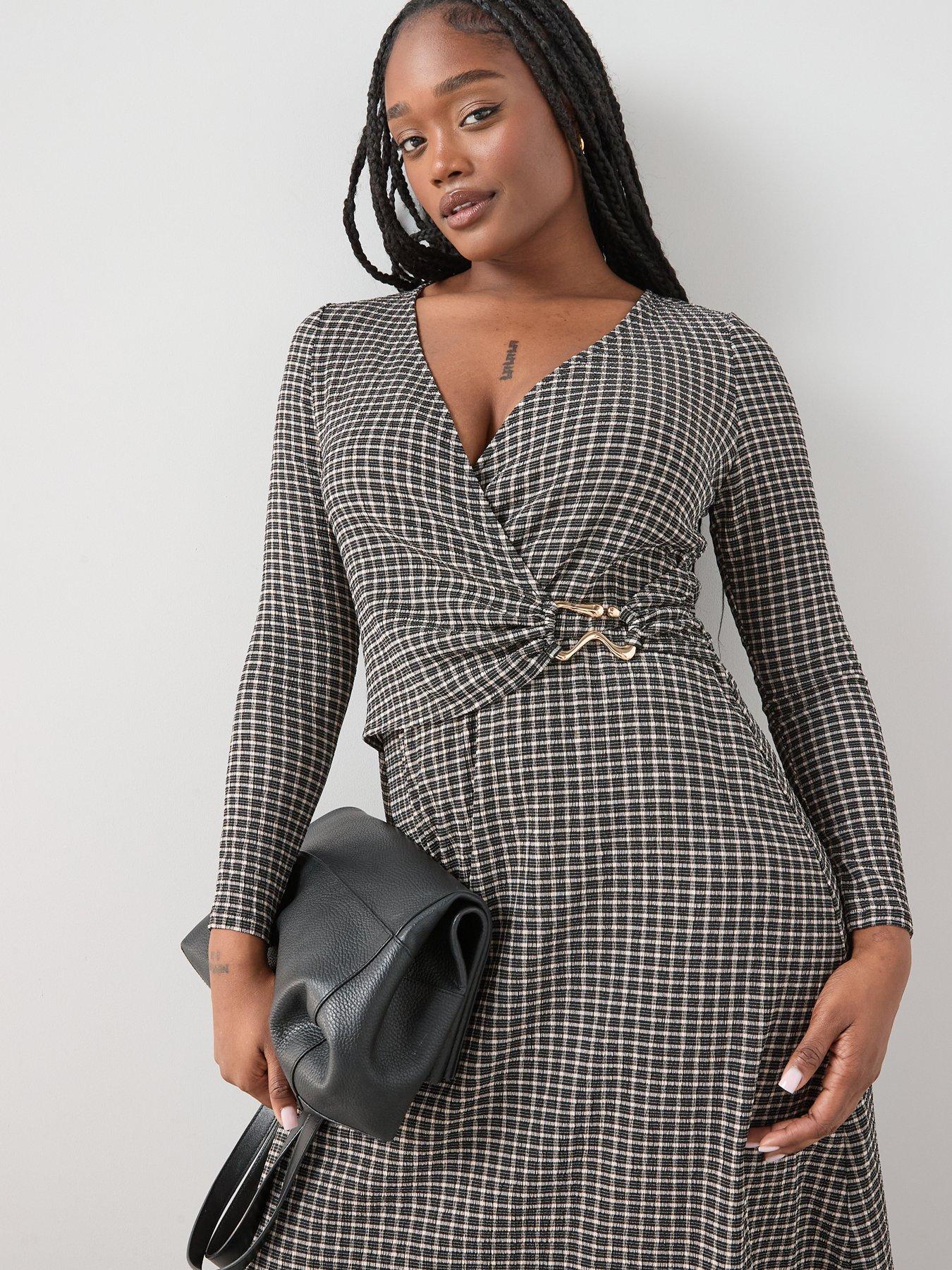 Image 4 of 6 of The Very Collection Curve Stretch Gingham Wrap Dress