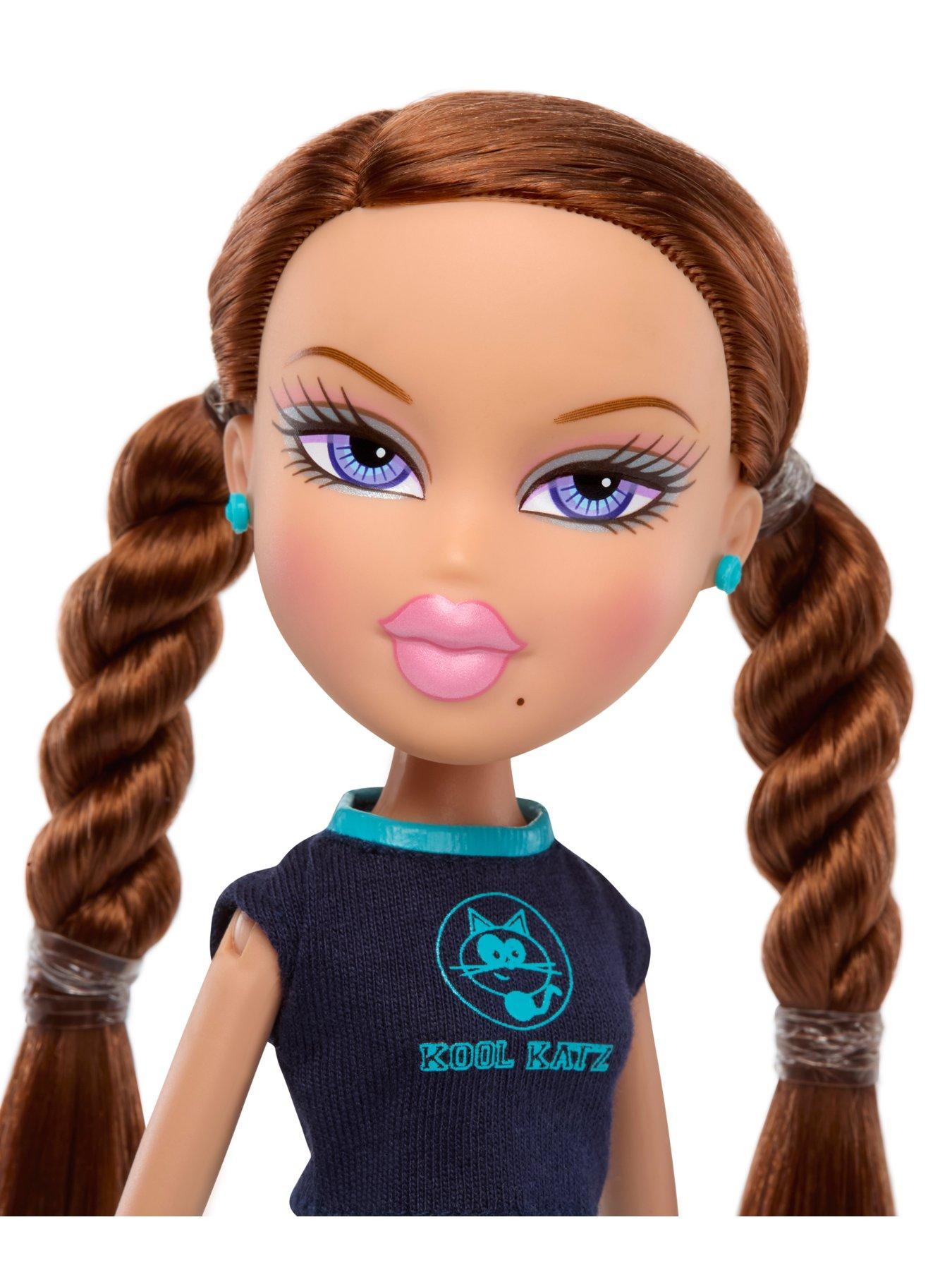 Image 3 of 7 of Bratz Play Sportz Roxxi Soccer Doll&nbsp;