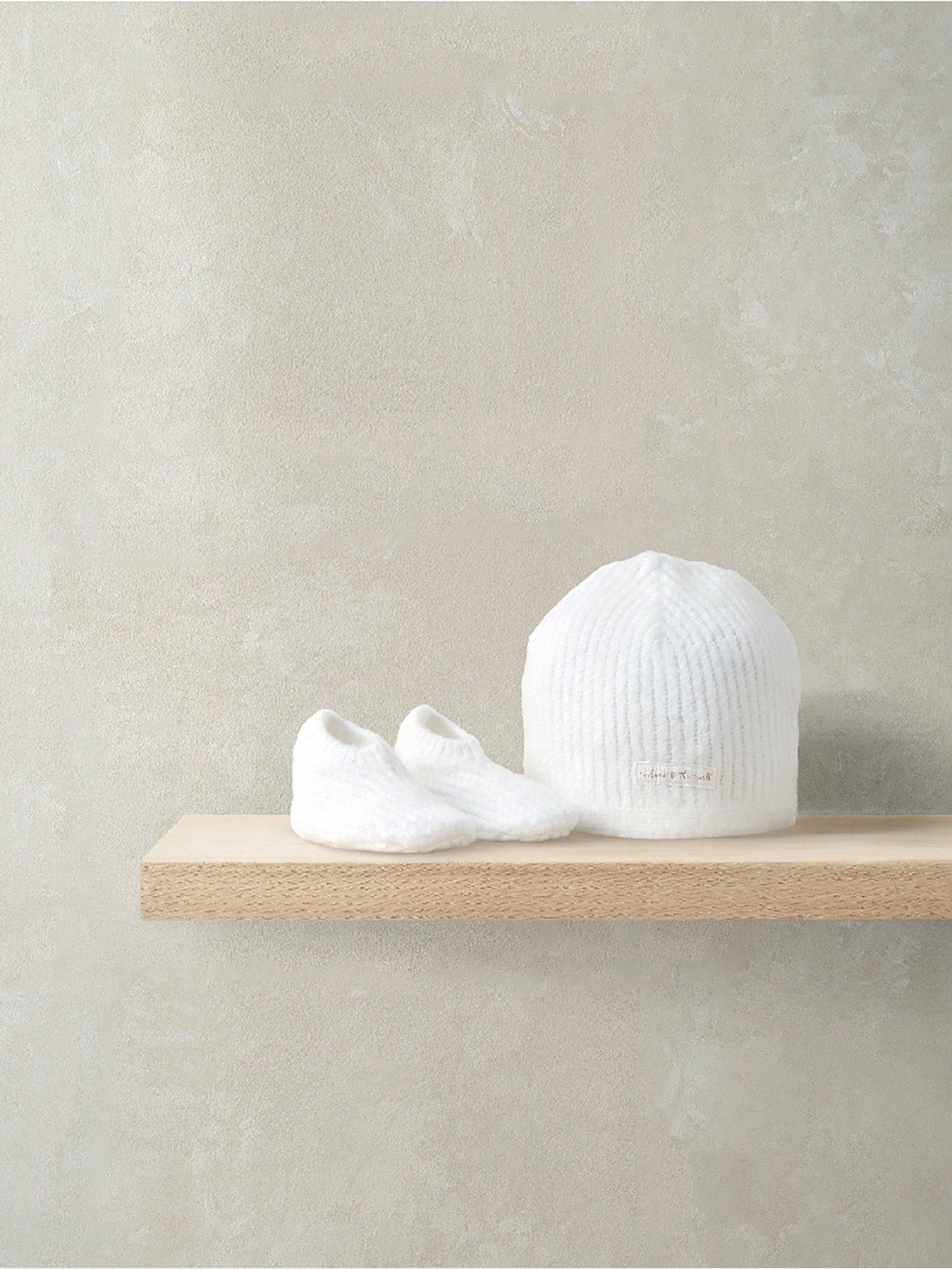 image of mamas-papas-baby-unisex-2-piece-waffle-knitted-hat-booties-set-white