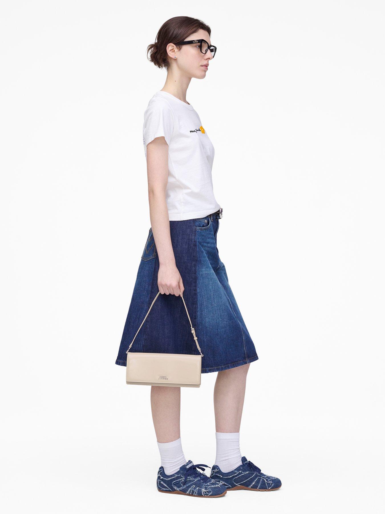  image of marc-jacobs-daisy-logo-slim-t-shirt-white