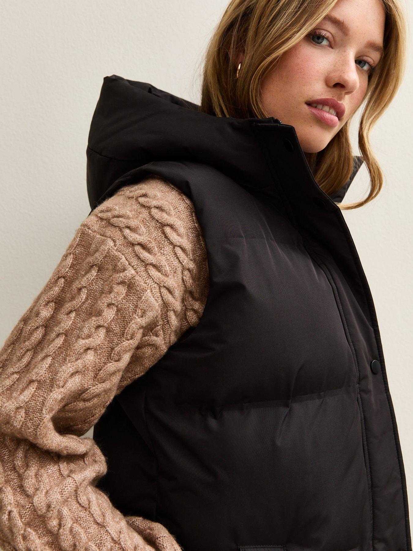 Image 5 of 5 of New Look Padded Tiered Midi Gilet - Black