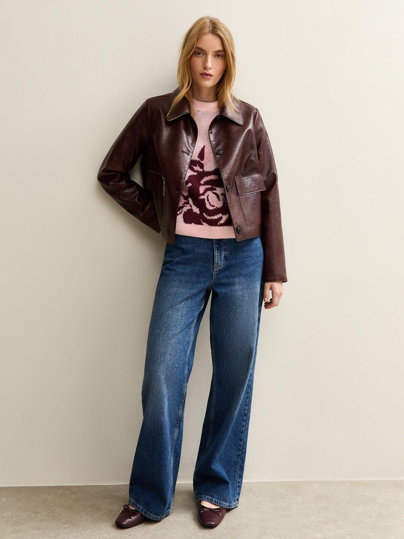 Image 3 of 5 of New Look Floral Pattern Midweight Jumper - Pink