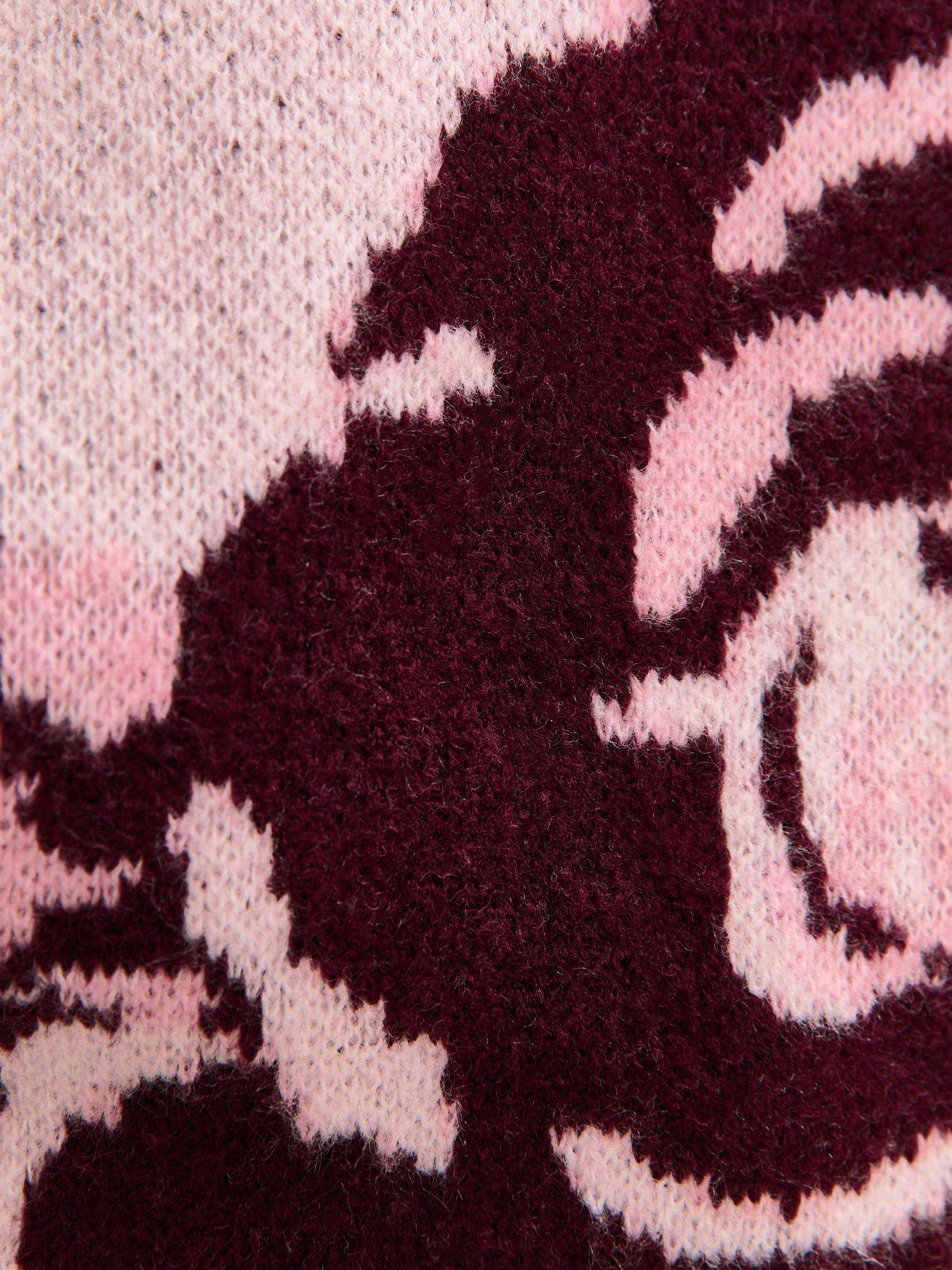 Image 5 of 5 of New Look Floral Pattern Midweight Jumper - Pink