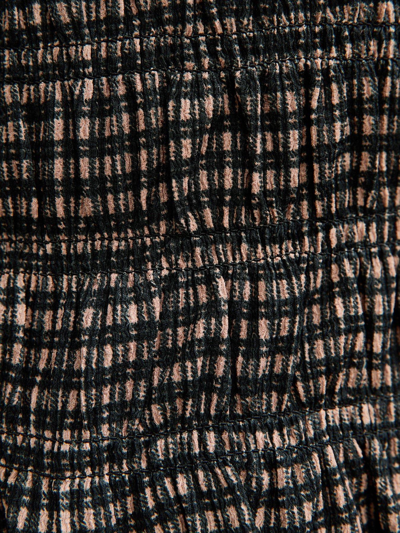 Image 5 of 5 of New Look Textured Jersey Checked Shirred Top - Print