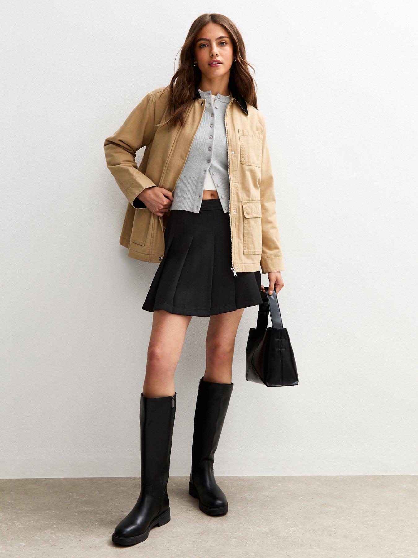 Image 3 of 6 of New Look Black Pleated Mini Skirt