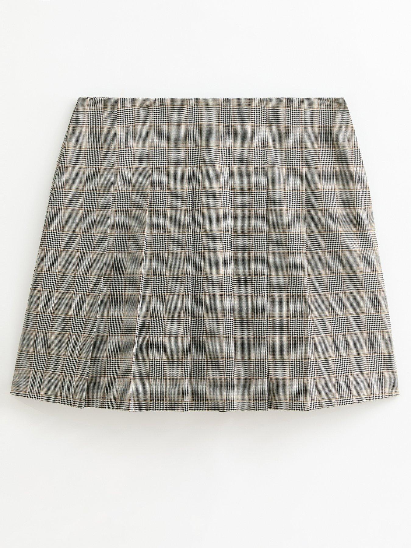 Image 6 of 6 of New Look Black Checked Box Pleat Mini Skirt