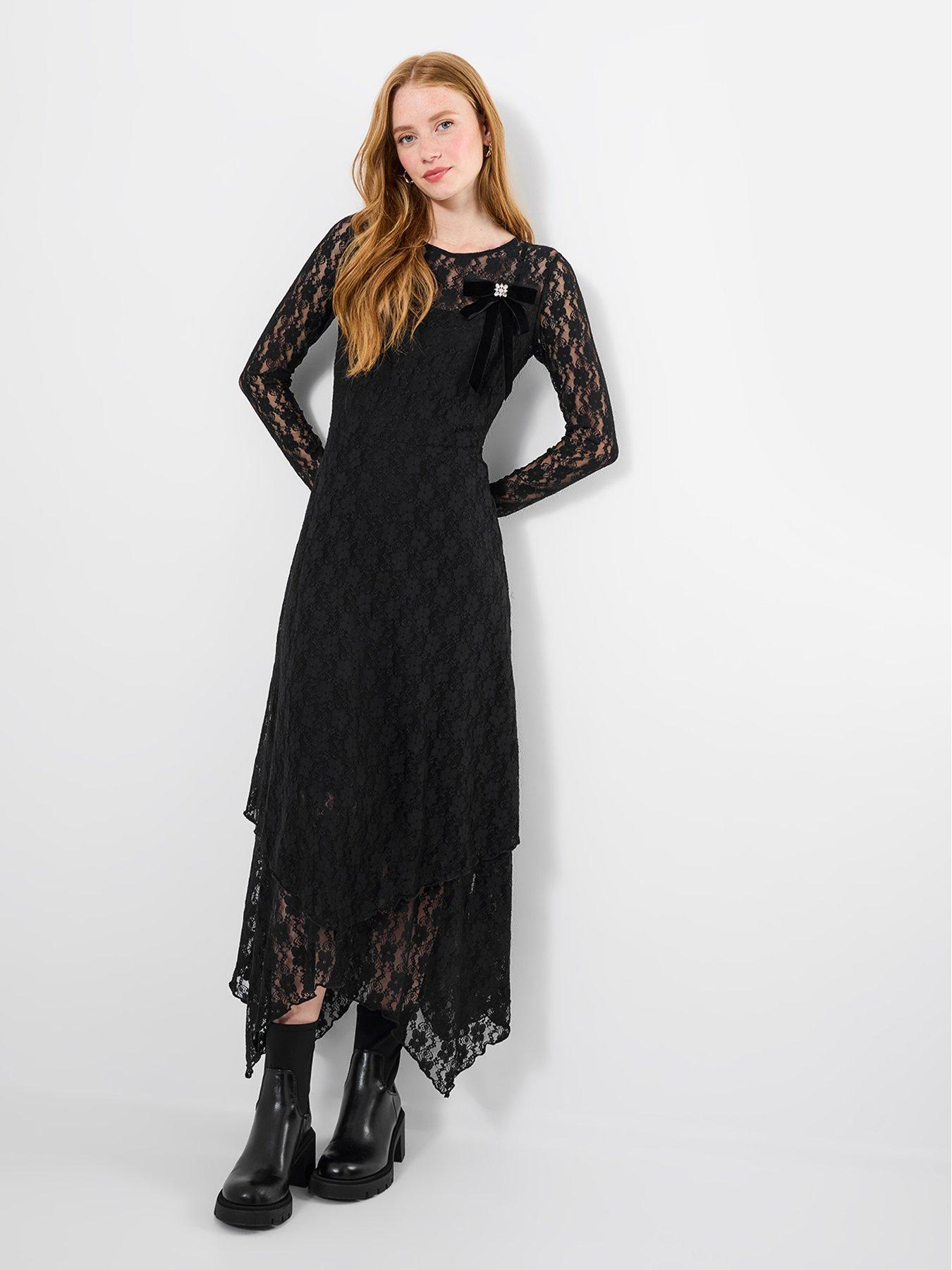 undefined Sylvie Lace Dress With Brooch - Black