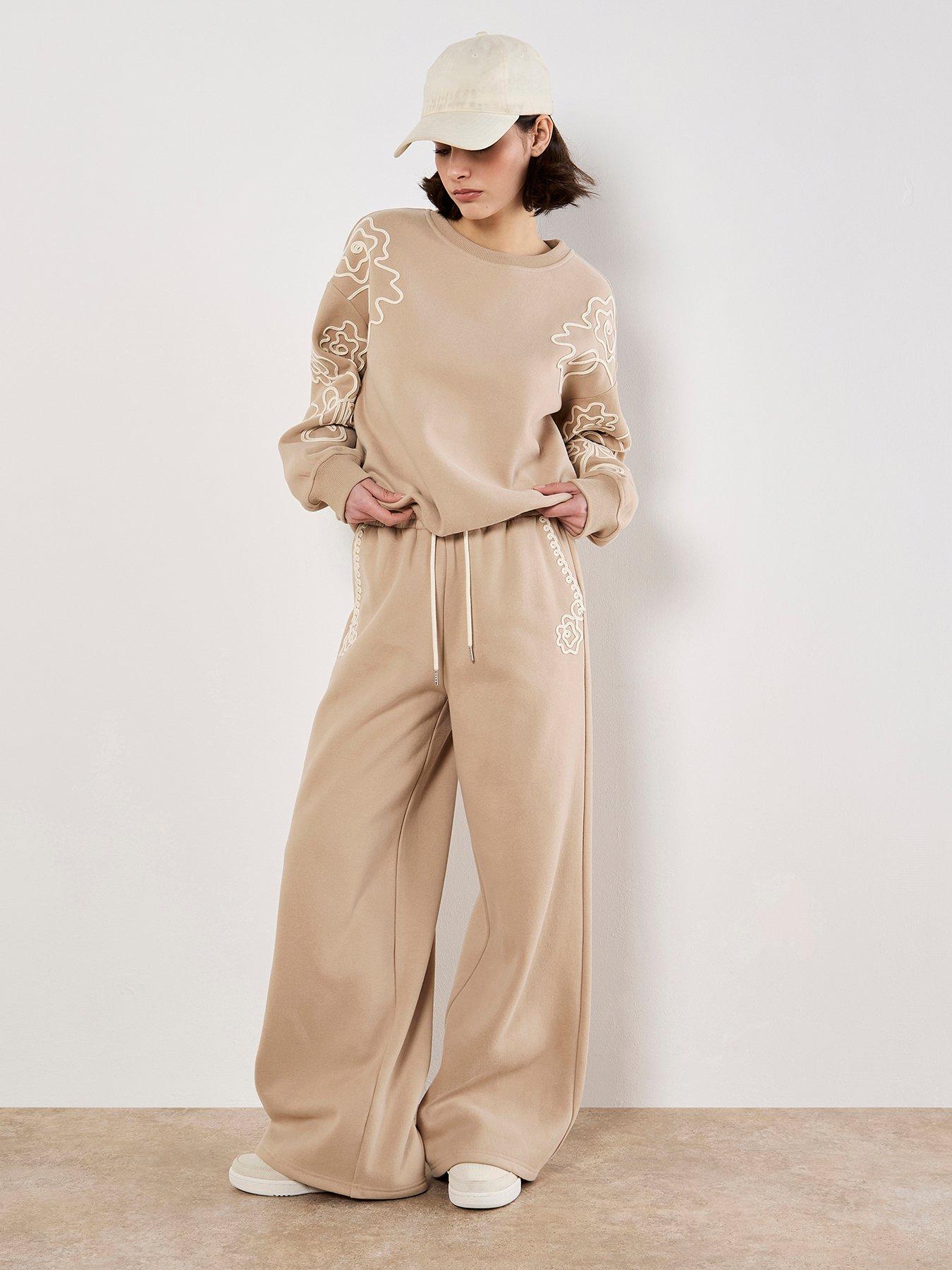 undefined Floral Cornelli Embroidered Sweatshirt - Cream