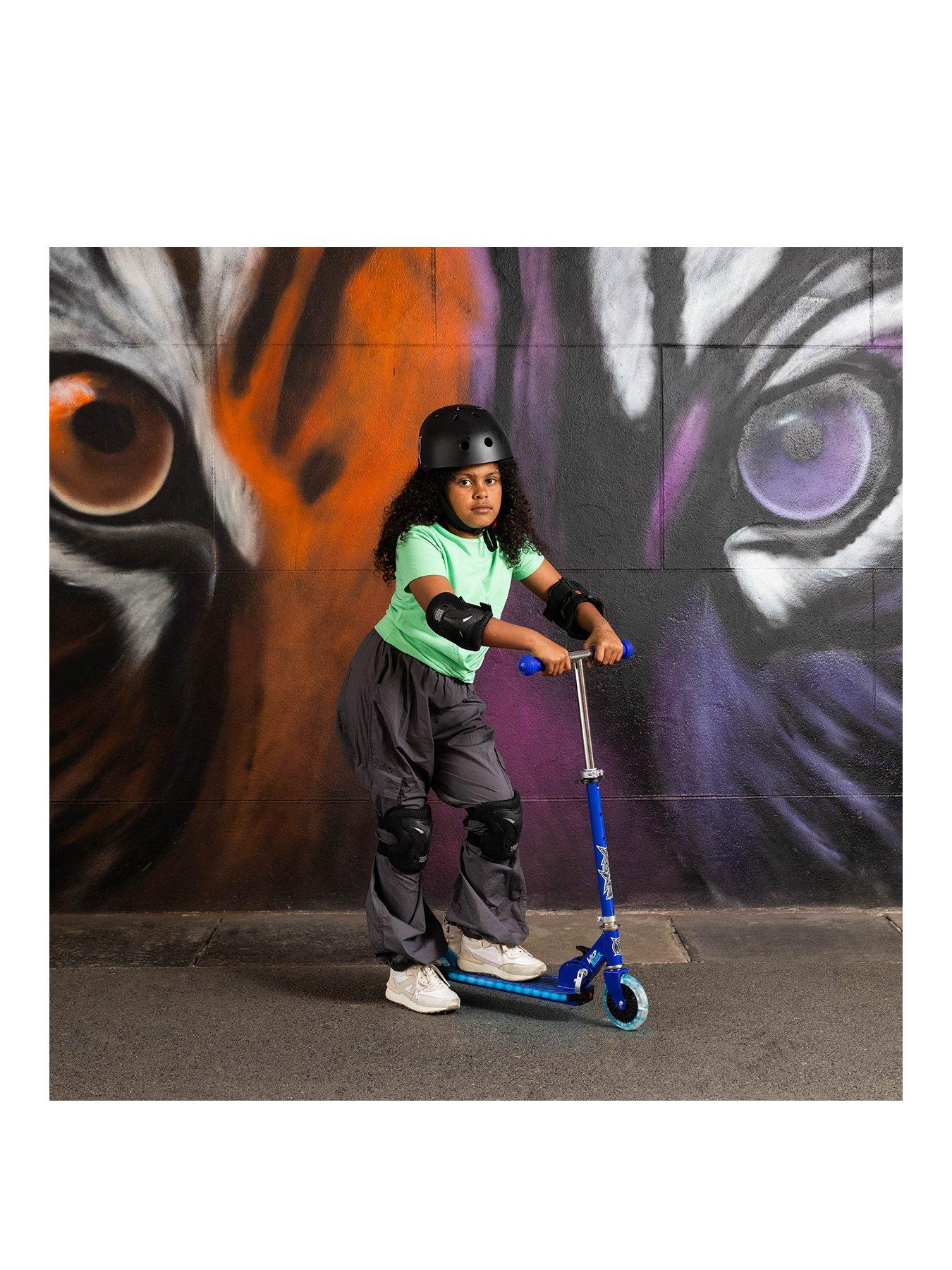 undefined Wild Rider Light Up LED Scooter - Blue