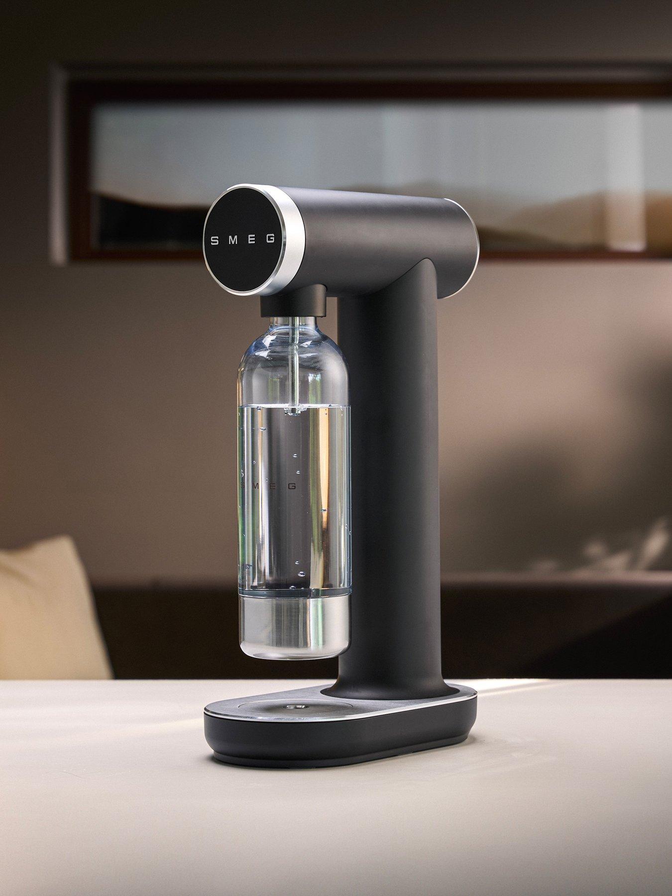Image 3 of 7 of Smeg Soda Maker