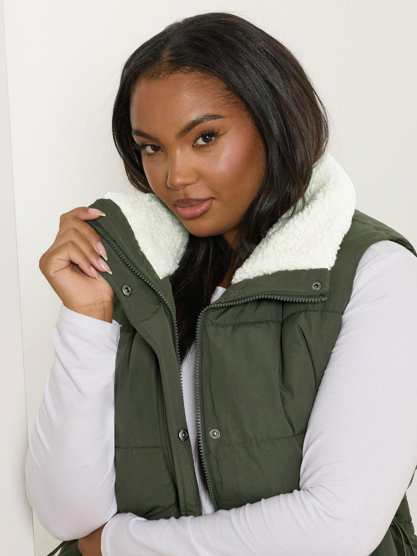 Image 4 of 4 of Yours Curve Short Gilet - Green