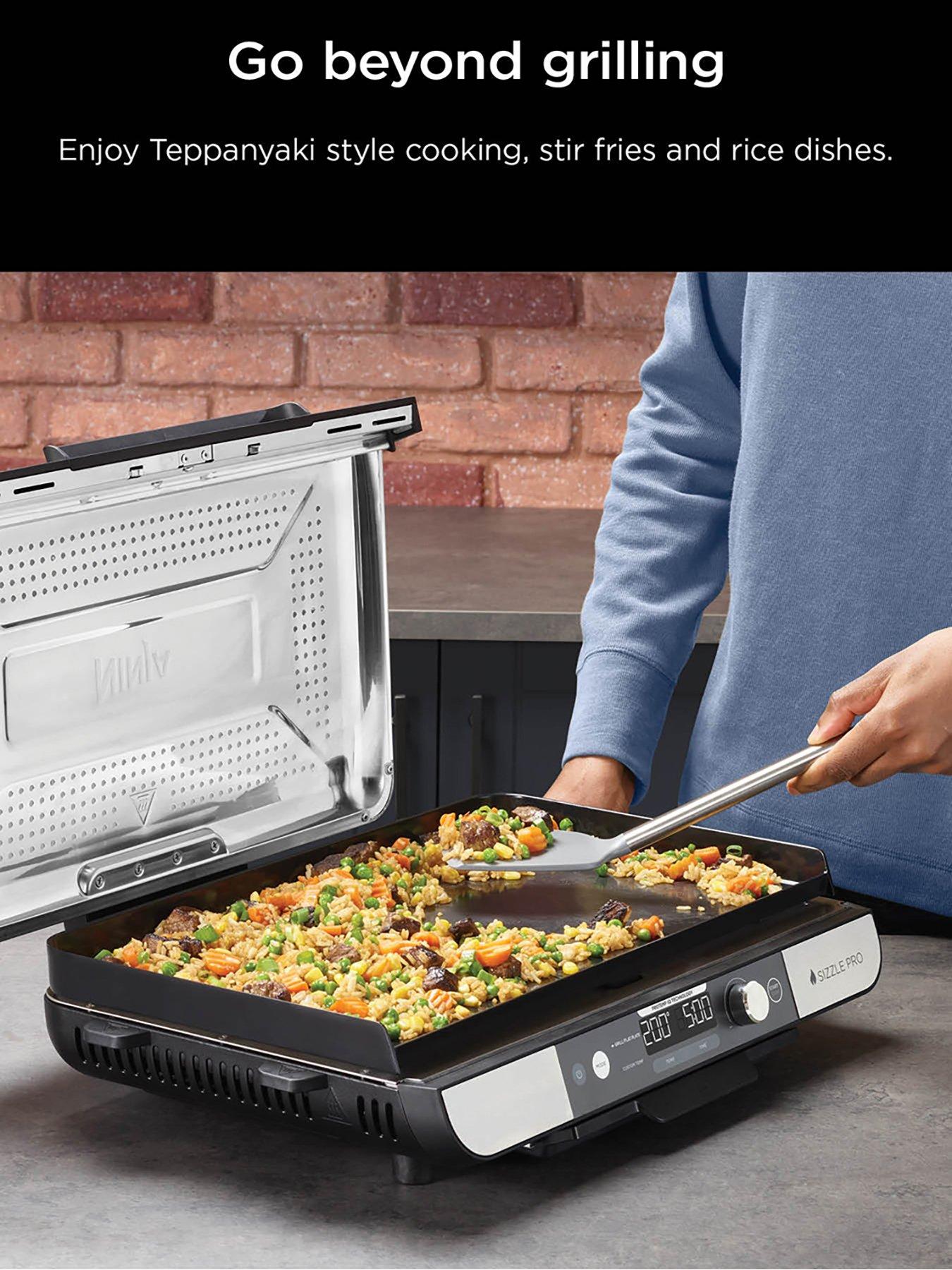 Image 6 of 7 of NINJA Sizzle Low Smoke Indoor Grill &amp; Flat Plate GX101UK
