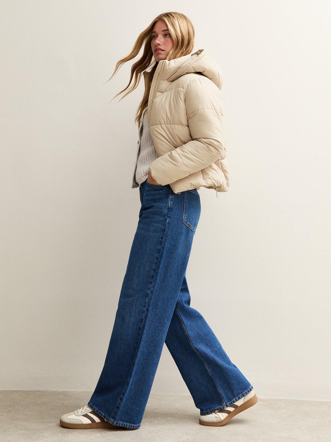 Image 3 of 6 of New Look Hooded Cropped Puffer Jacket - Cream