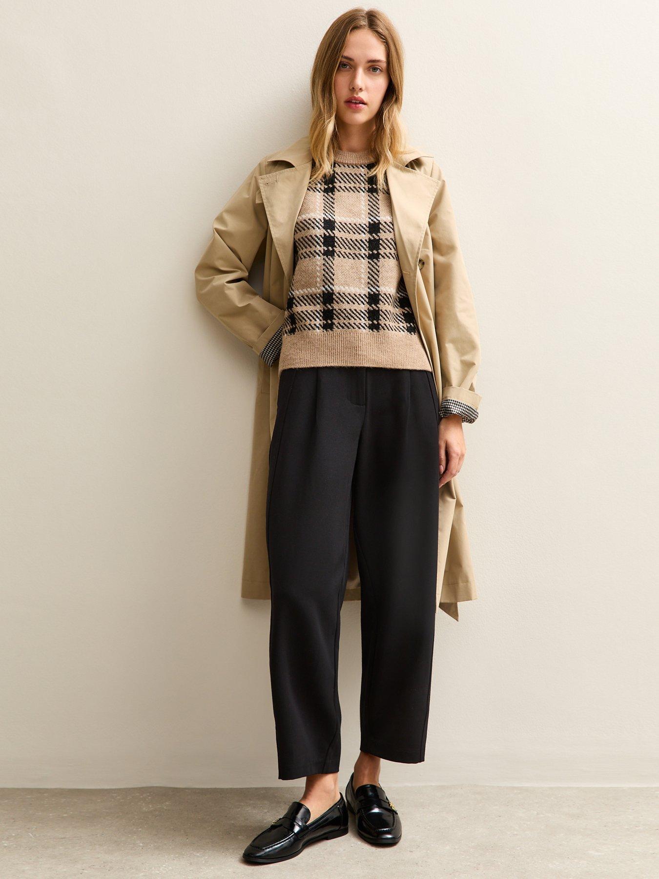 Image 3 of 5 of New Look Black Barrel Leg Tailored Trousers