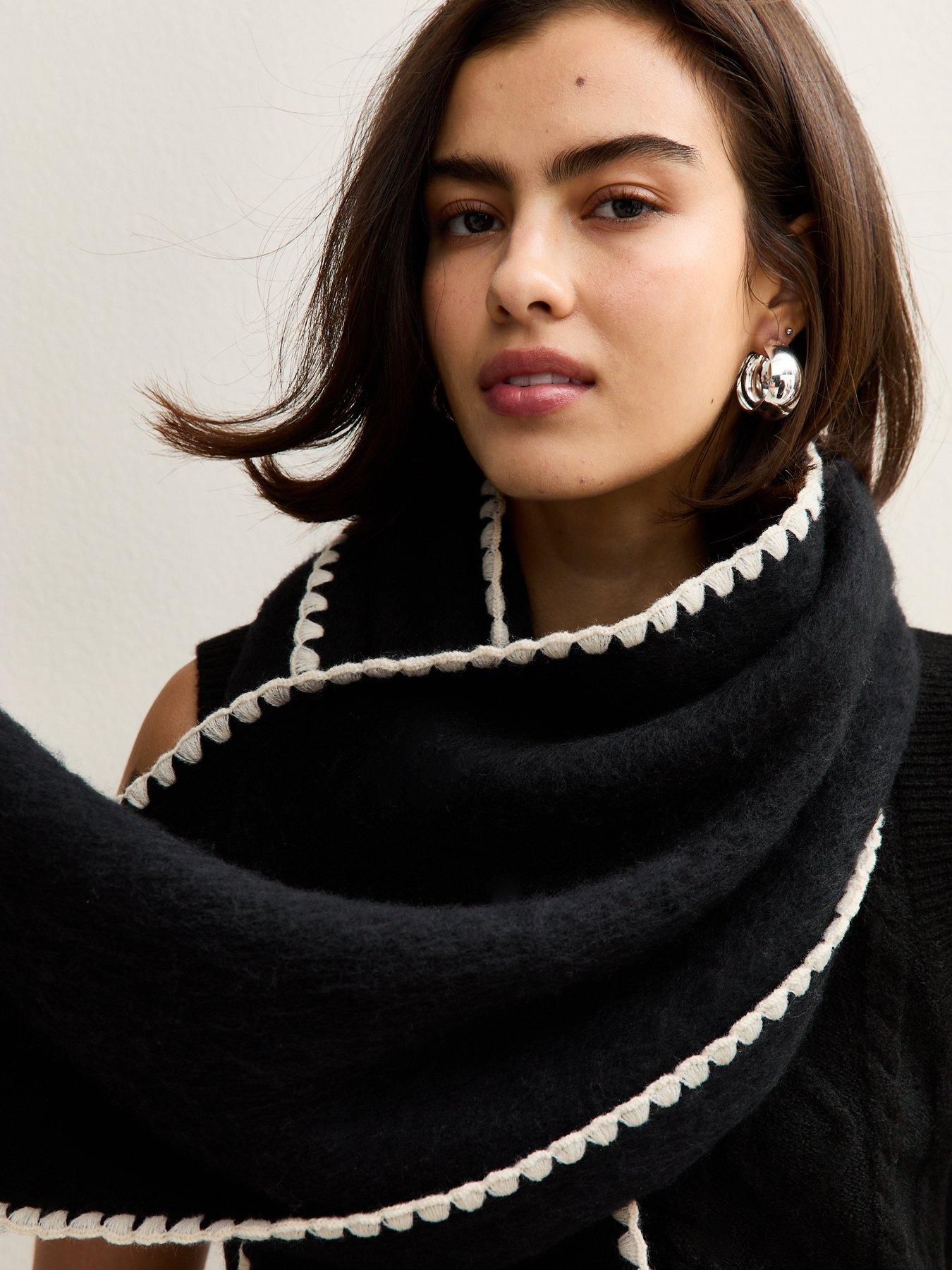 image of new-look-black-heavyweight-contrast-whipstitched-scarf