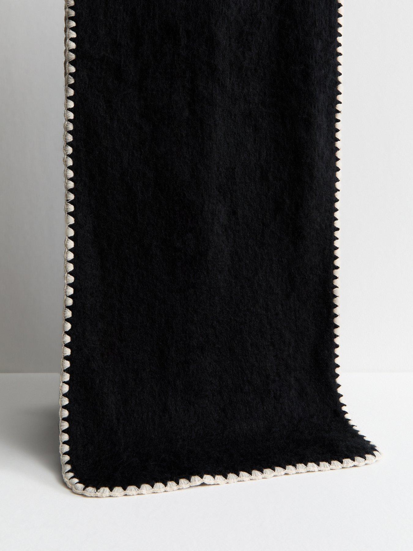  image of new-look-black-heavyweight-contrast-whipstitched-scarf