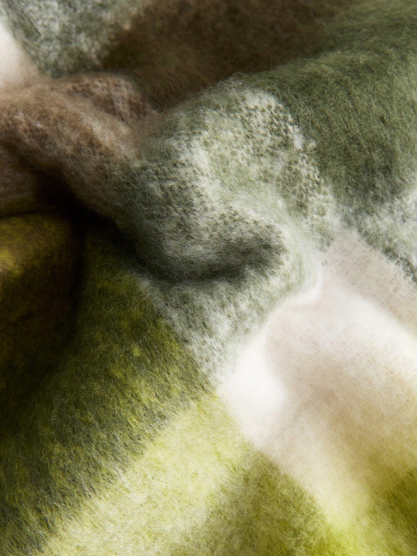  image of new-look-green-heavyweight-checked-scarf