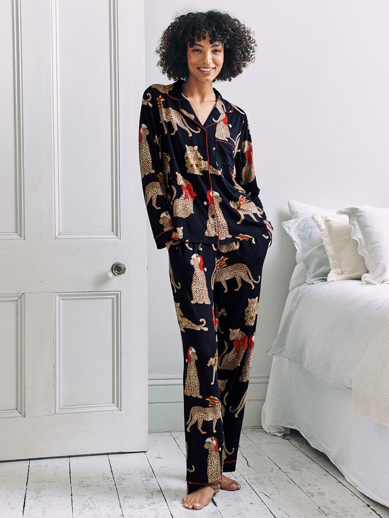 CHELSEA PEERS Classic Long Button Up Printed Pyjama Set - Dark Blue
