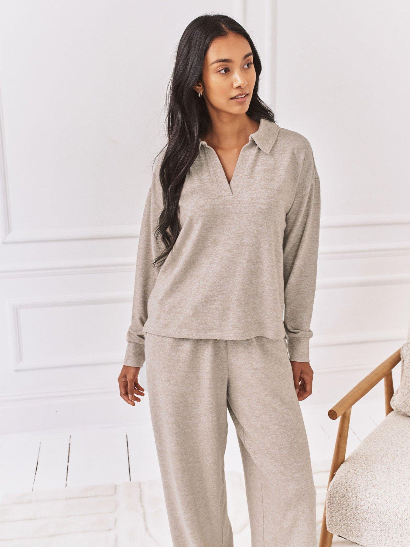 Image 1 of 6 of CHELSEA PEERS Collared V Neck Jumper In Snit - Camel - Brown