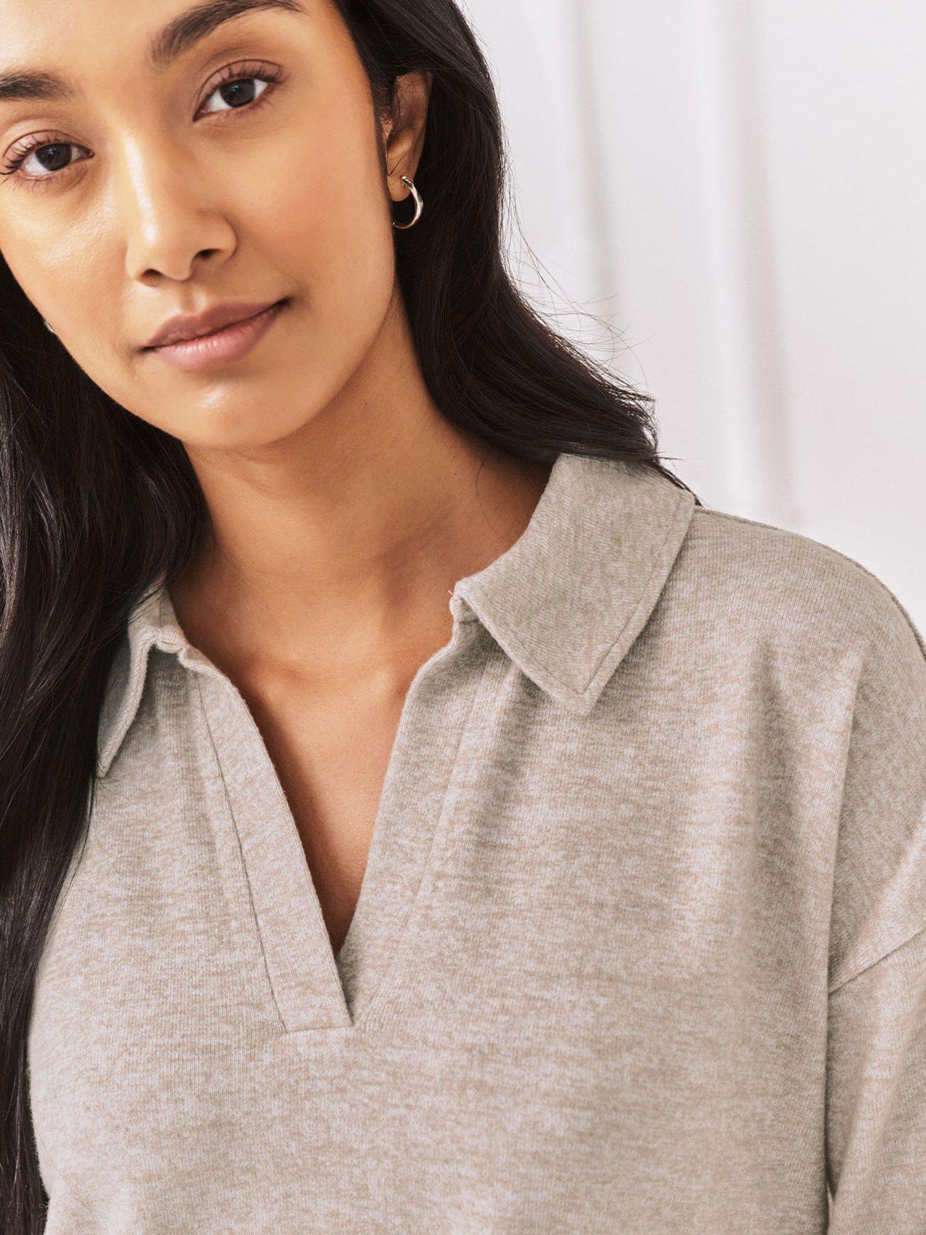 Image 4 of 6 of CHELSEA PEERS Collared V Neck Jumper In Snit - Camel - Brown