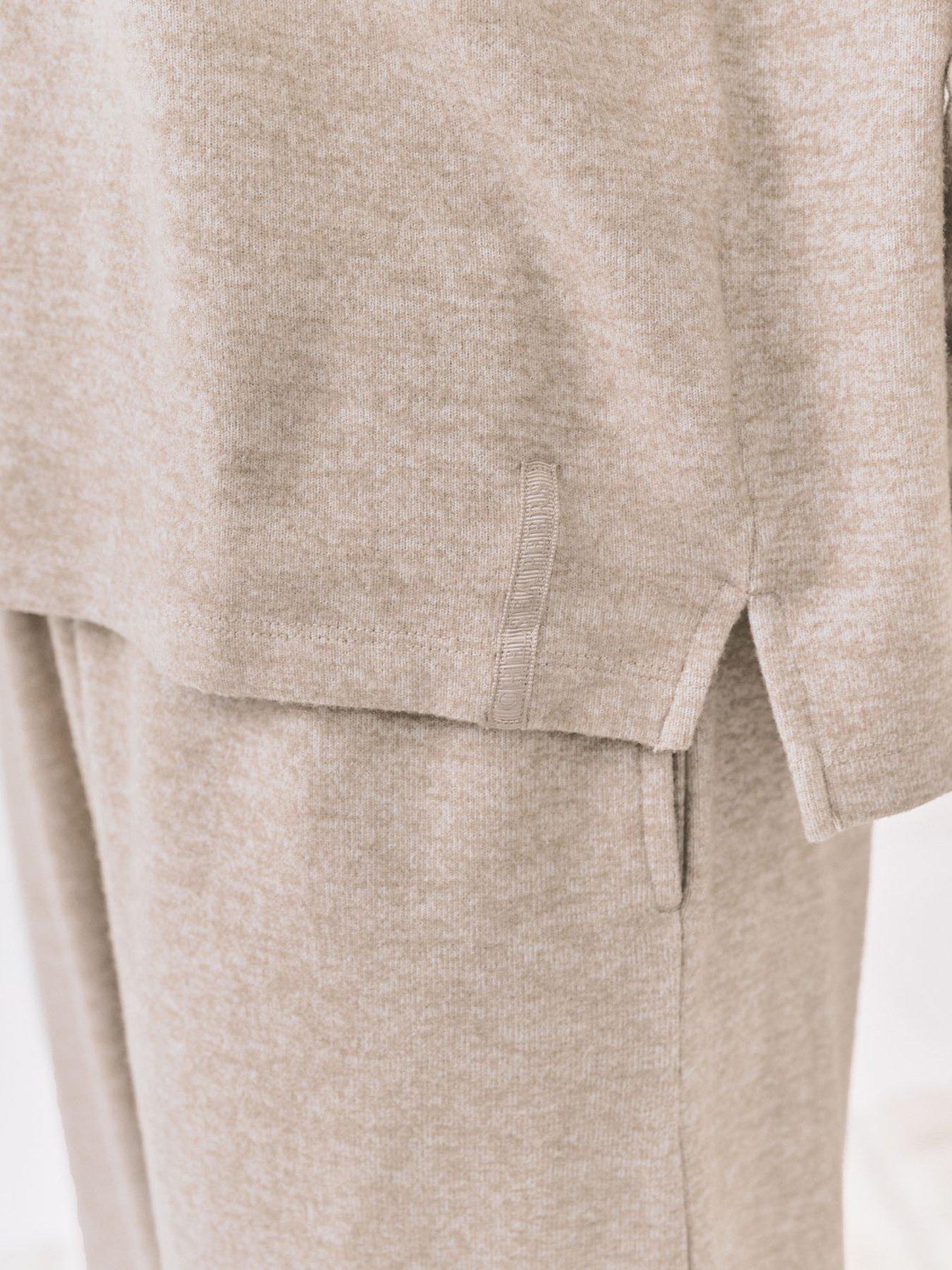 Image 6 of 6 of CHELSEA PEERS Collared V Neck Jumper In Snit - Camel - Brown