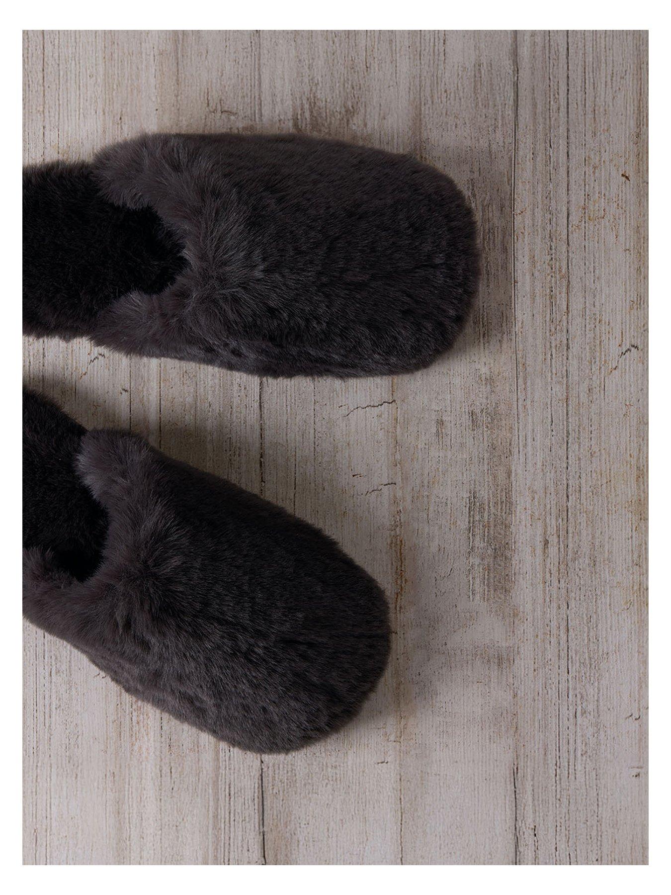 image of chelsea-peers-womens-faux-fur-closed-toe-slippers-brown