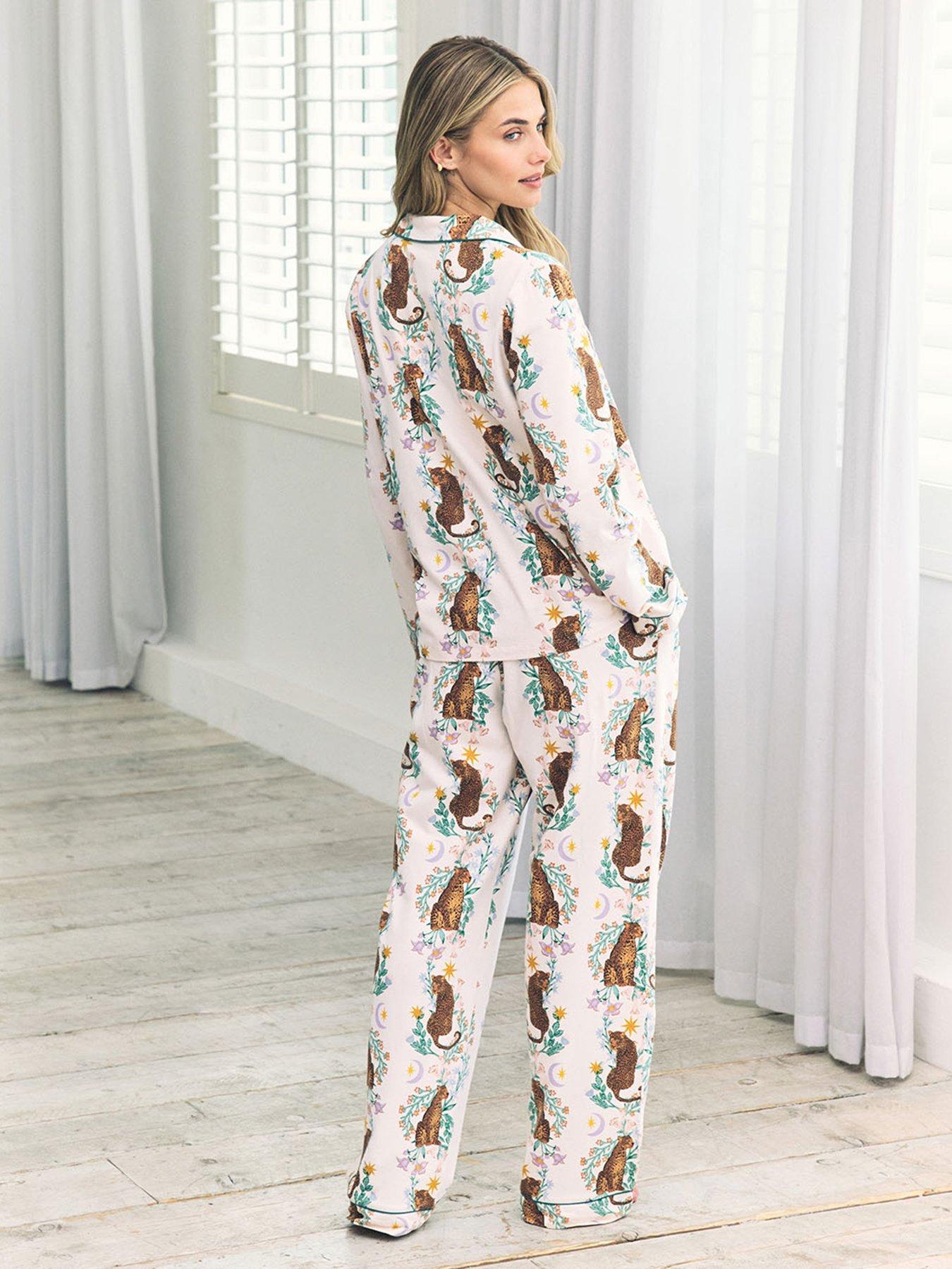 Image 4 of 6 of CHELSEA PEERS Long Button Up Set In Cotton - Off White