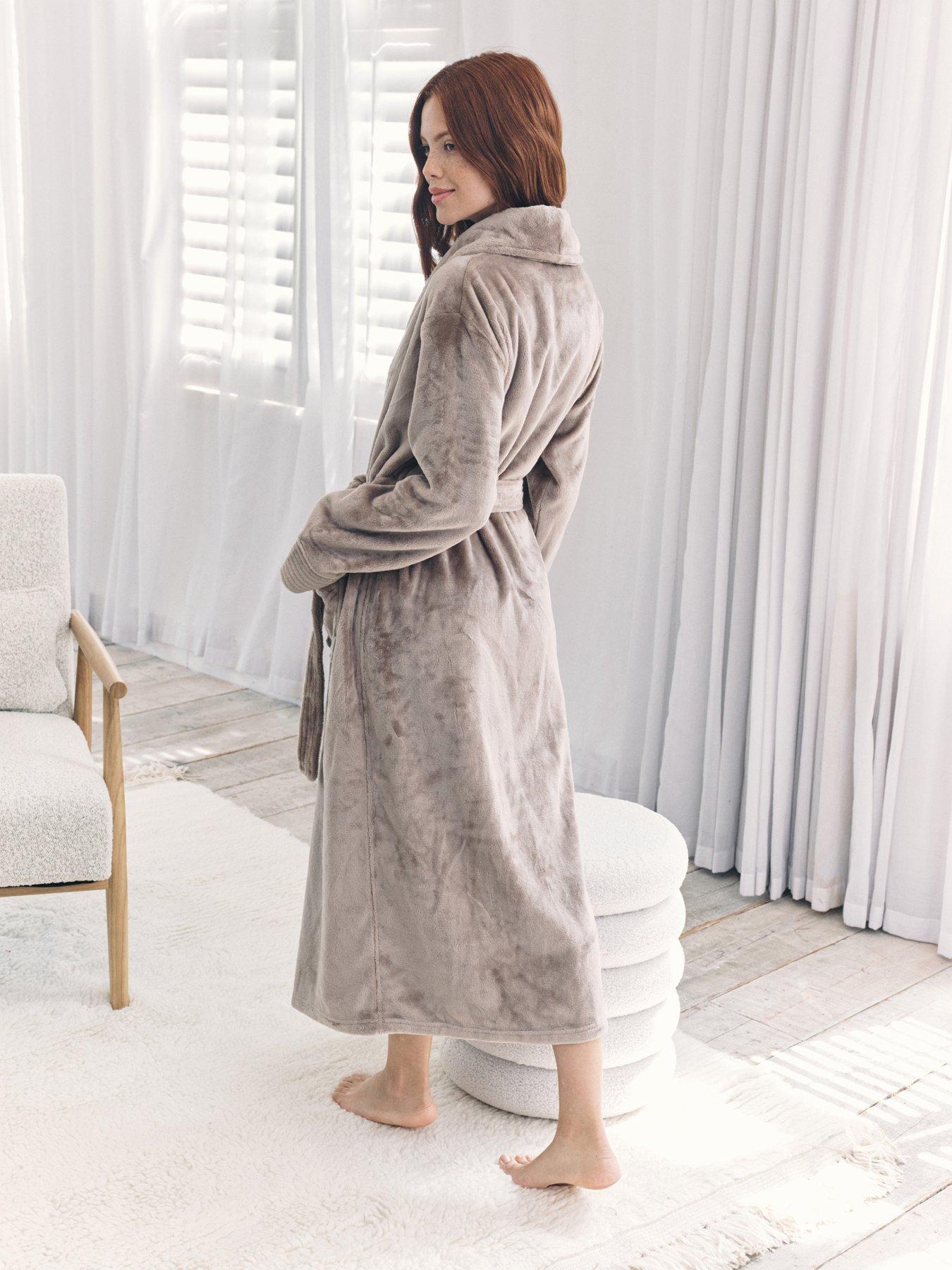 Image 4 of 5 of CHELSEA PEERS Shaul Maxi Dressing Gown In Sealskin Fleece - Brown