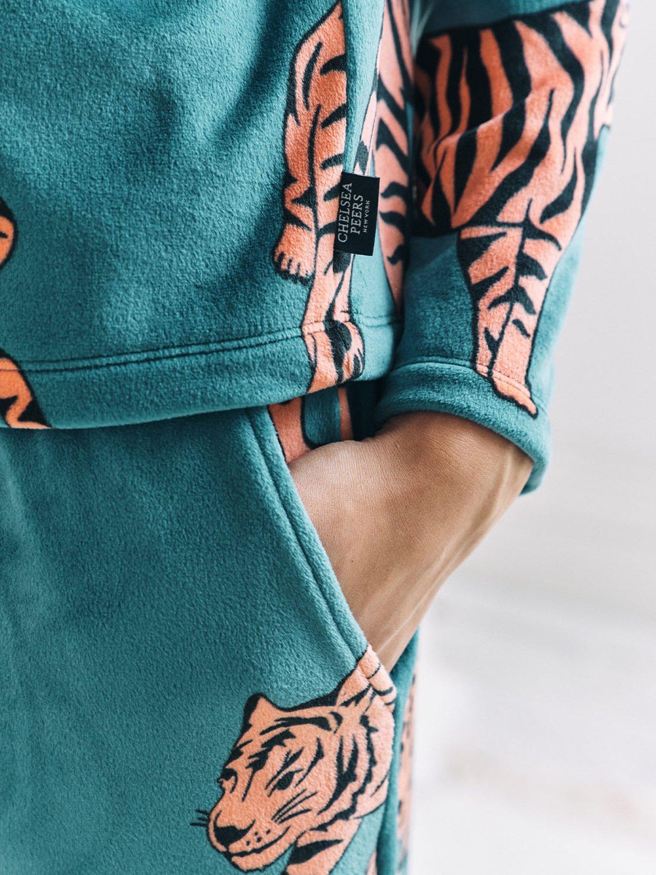  image of chelsea-peers-classic-long-sleeve-crew-neck-set-in-lightweight-fleece-teal