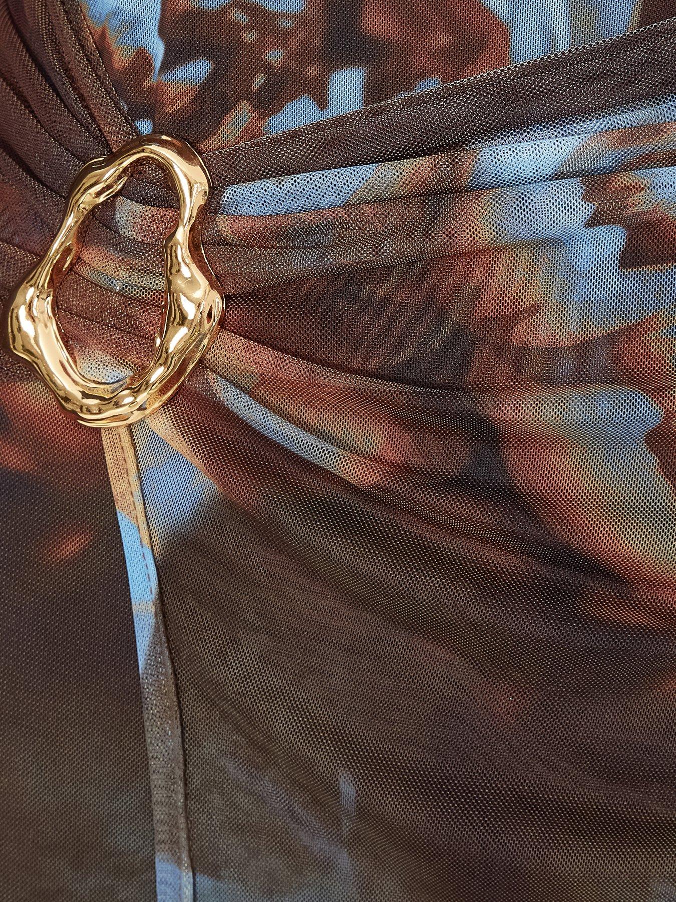 Image 4 of 6 of Quiz Brown Mesh Floral Midaxi Dress