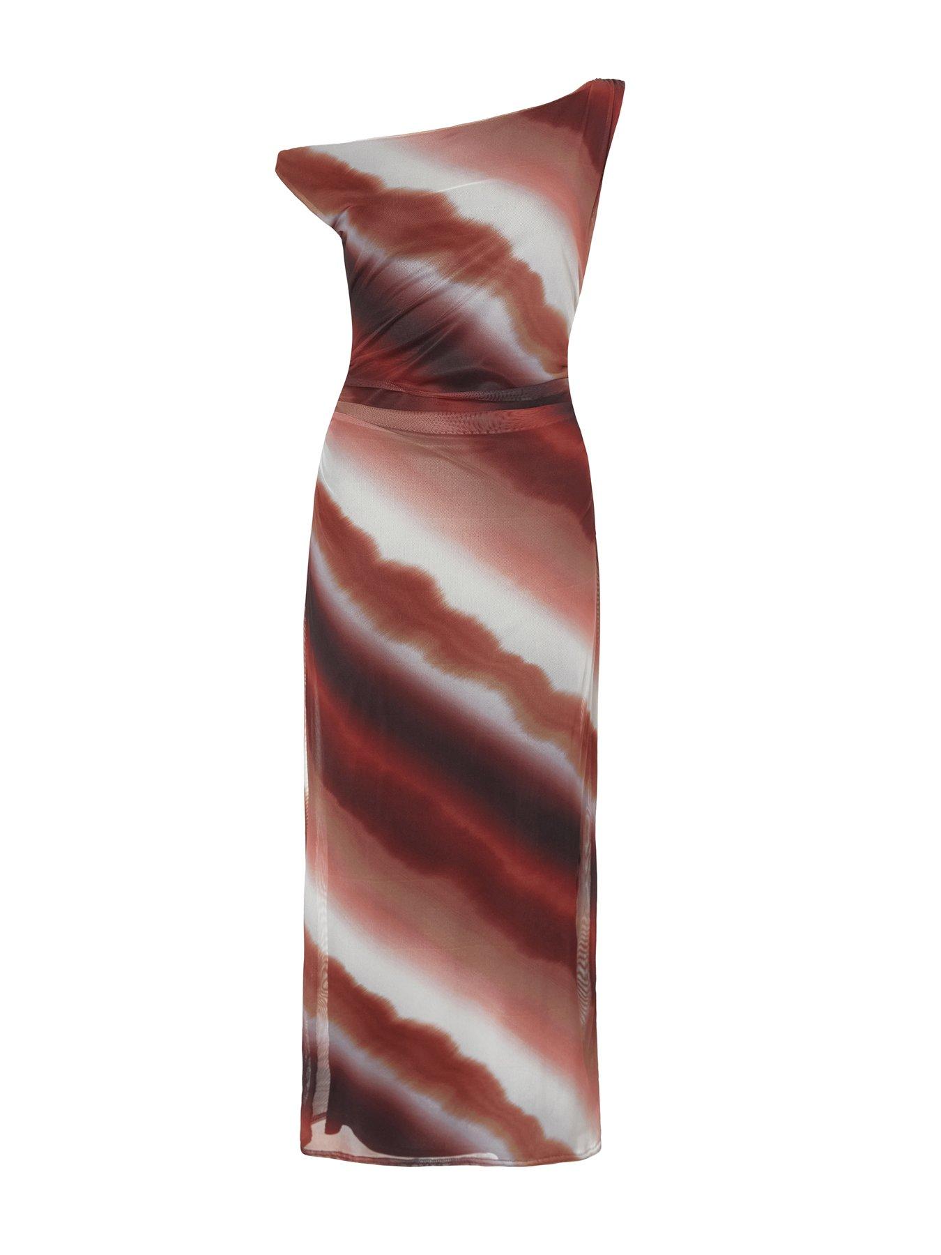 Image 4 of 6 of Quiz Petite Brown Mesh Ombre Midaxi Dress