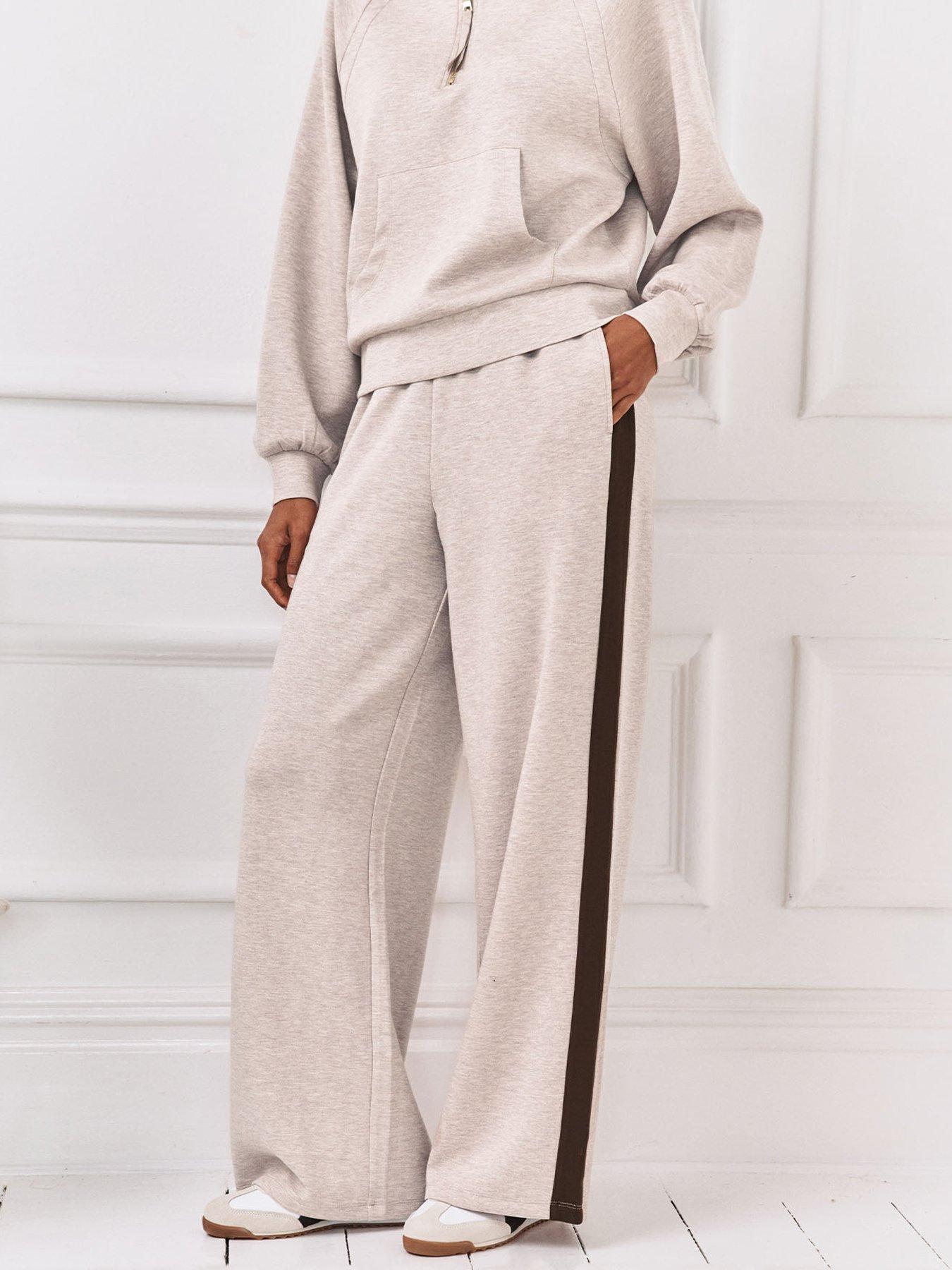 Image 4 of 6 of CHELSEA PEERS Lux Scuba Joggers - Brown