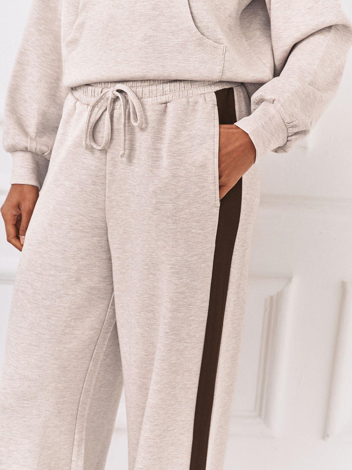 Image 5 of 6 of CHELSEA PEERS Lux Scuba Joggers - Brown