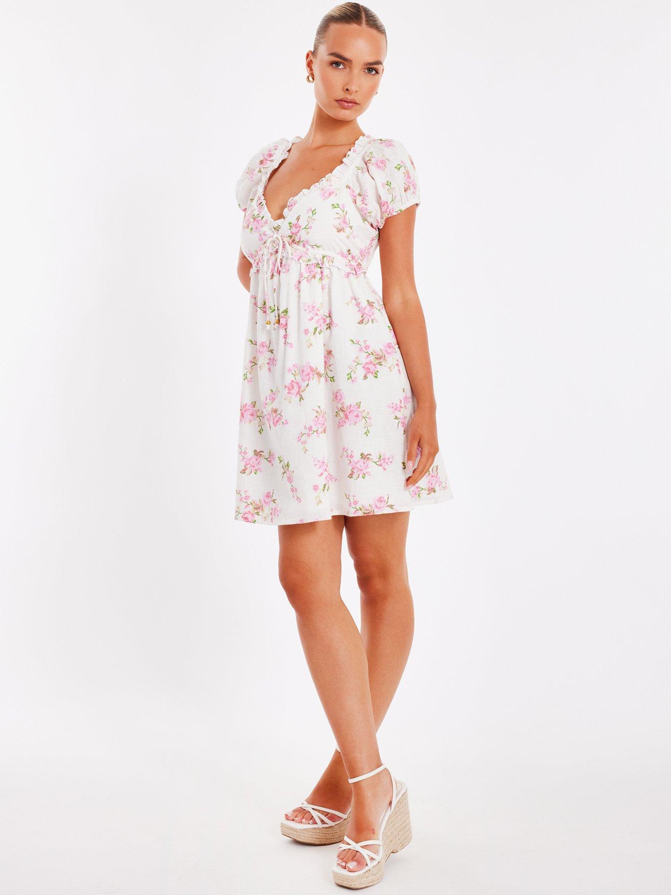 Image 3 of 6 of Quiz Pink Floral Mini Skater Dress