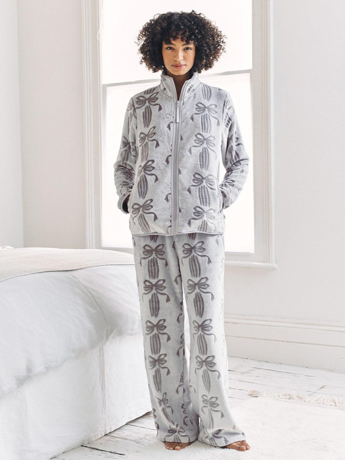 front image of chelsea-peers-zip-through-and-wide-leg-jogger-set-in-burnout-beige