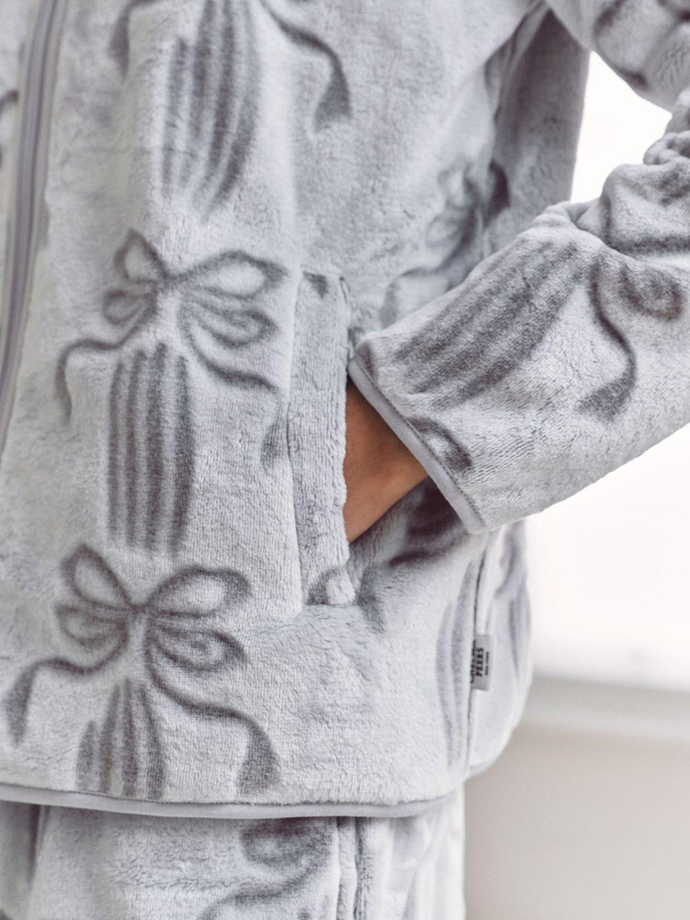  image of chelsea-peers-zip-through-and-wide-leg-jogger-set-in-burnout-beige