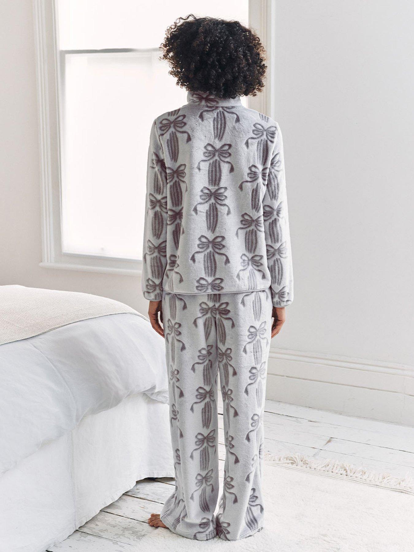  image of chelsea-peers-zip-through-and-wide-leg-jogger-set-in-burnout-beige