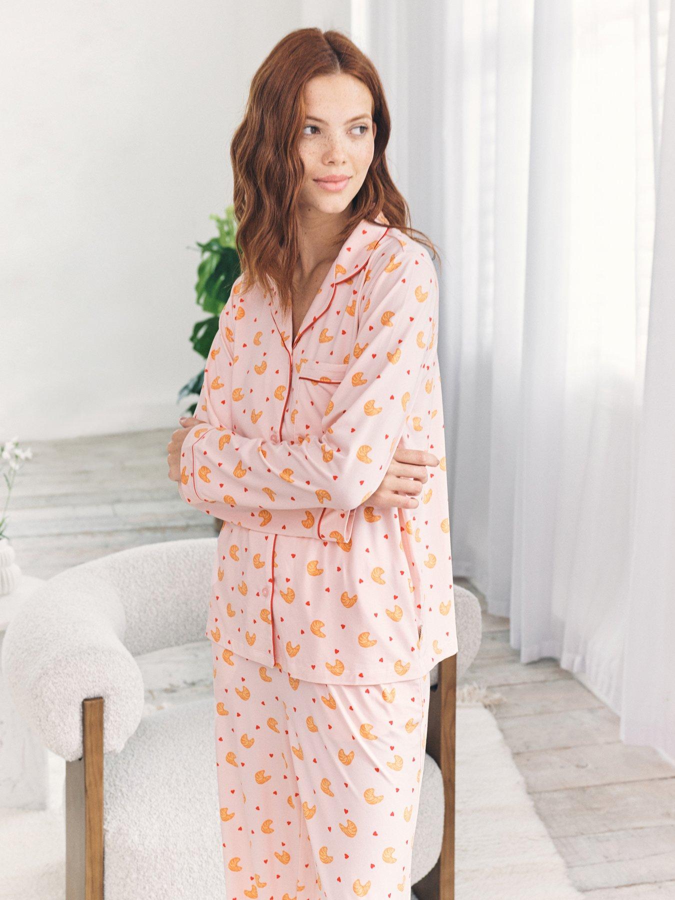 Image 3 of 5 of CHELSEA PEERS Long Sleeve Spot Pyjama Set - Pink