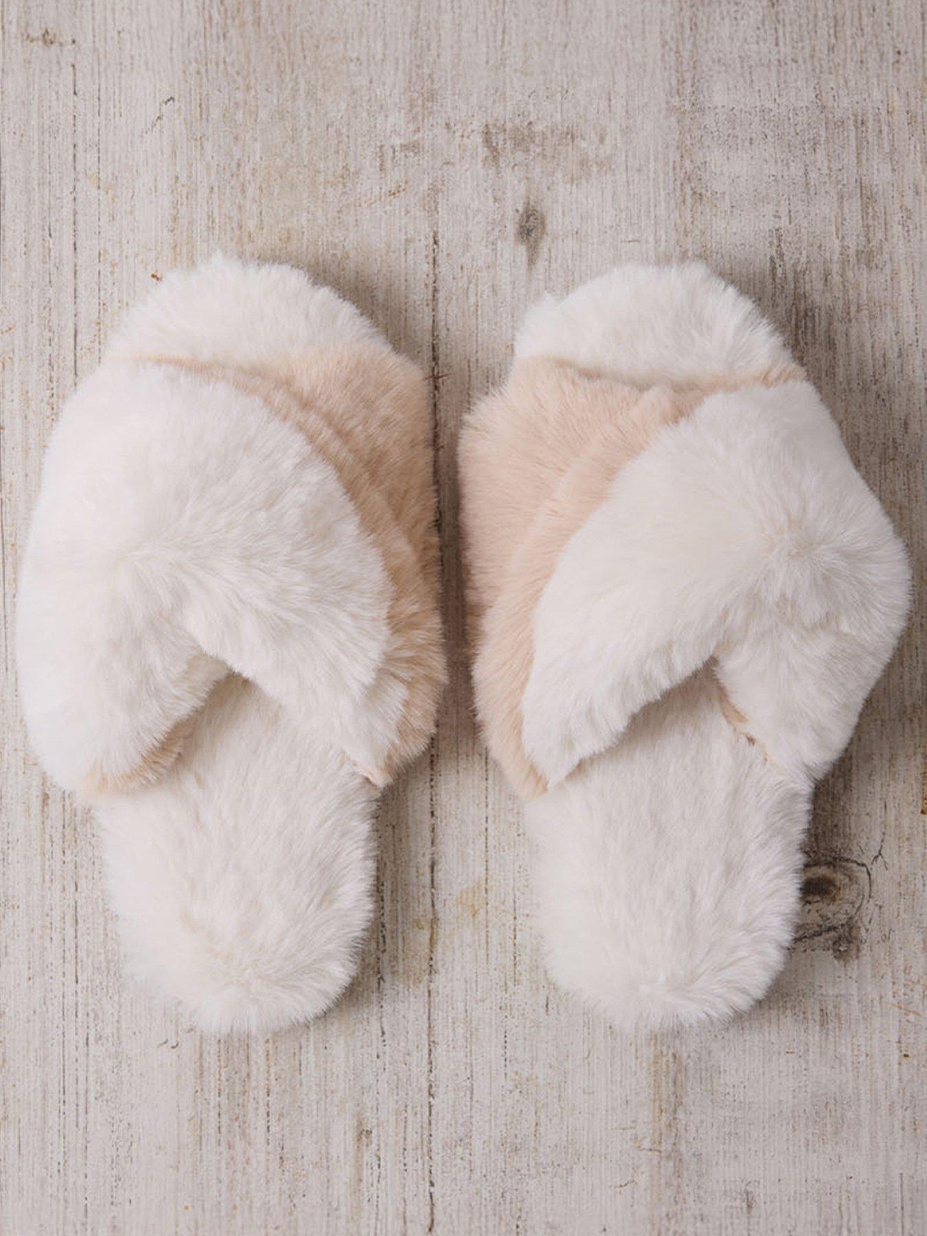 CHELSEA PEERS Womens Faux Fur Cross Over Slippers - Multi