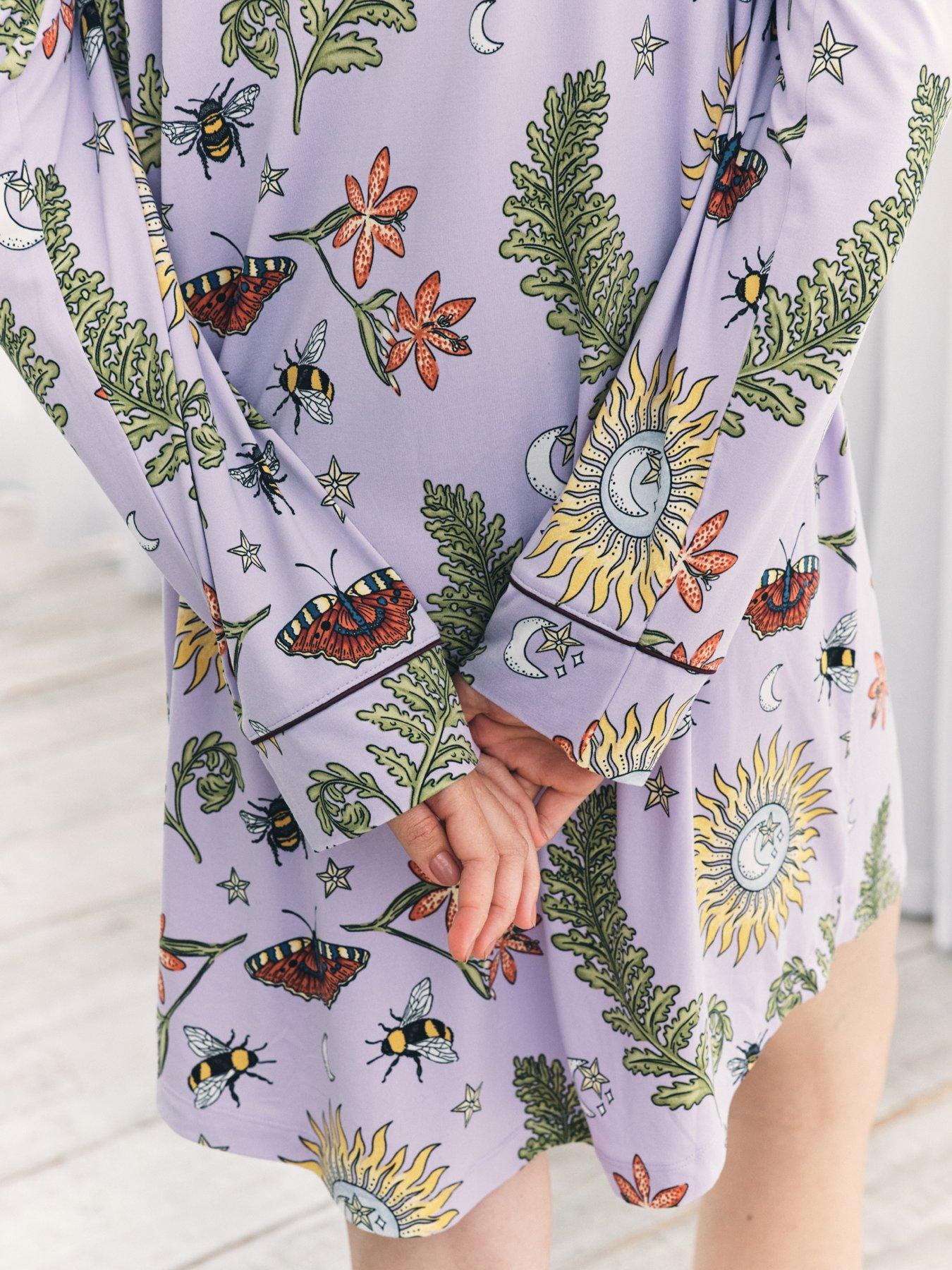 Image 4 of 5 of CHELSEA PEERS Classic Night Shirt In Polyester - Lilac