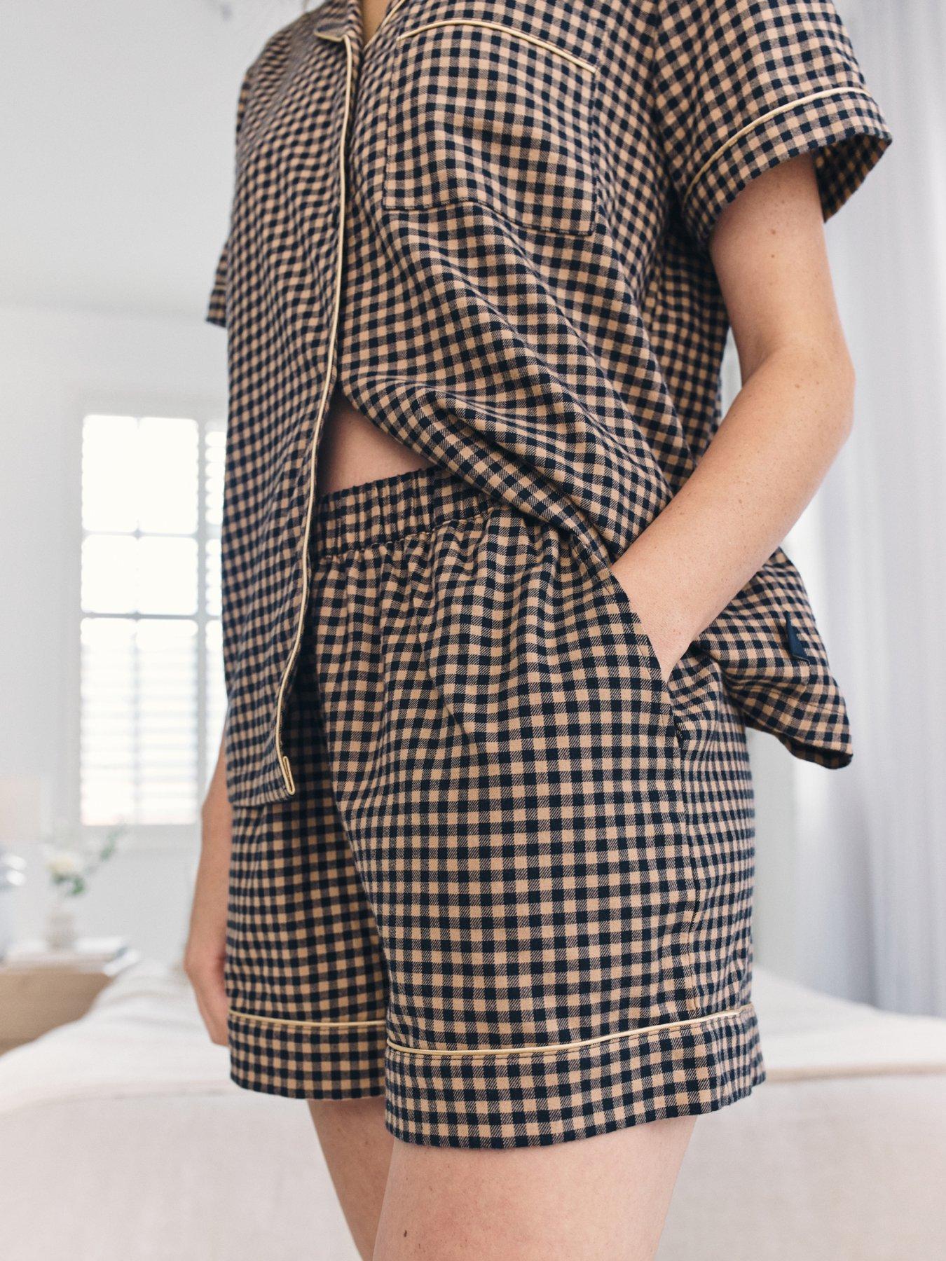 Image 3 of 6 of CHELSEA PEERS Short Button Up Set In Woven Cotton - Dark Blue