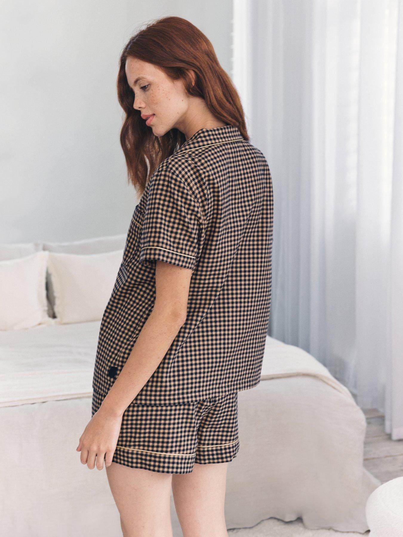 Image 4 of 6 of CHELSEA PEERS Short Button Up Set In Woven Cotton - Dark Blue