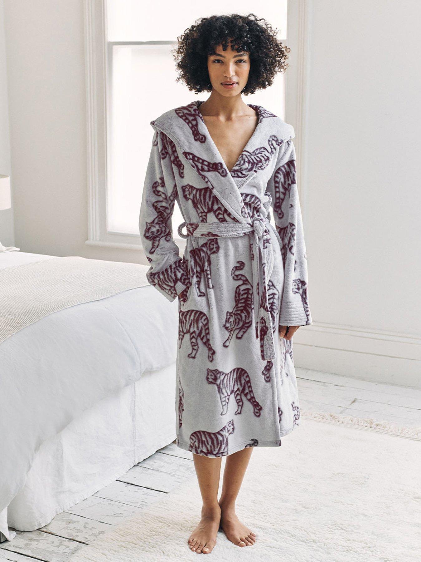 CHELSEA PEERS Classic Dressing Gown In Burnout - Purple