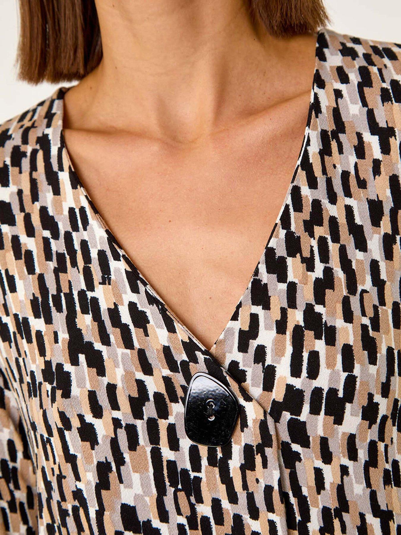 Image 5 of 5 of Roman Pleated Front Textured Crepe Top - Stone
