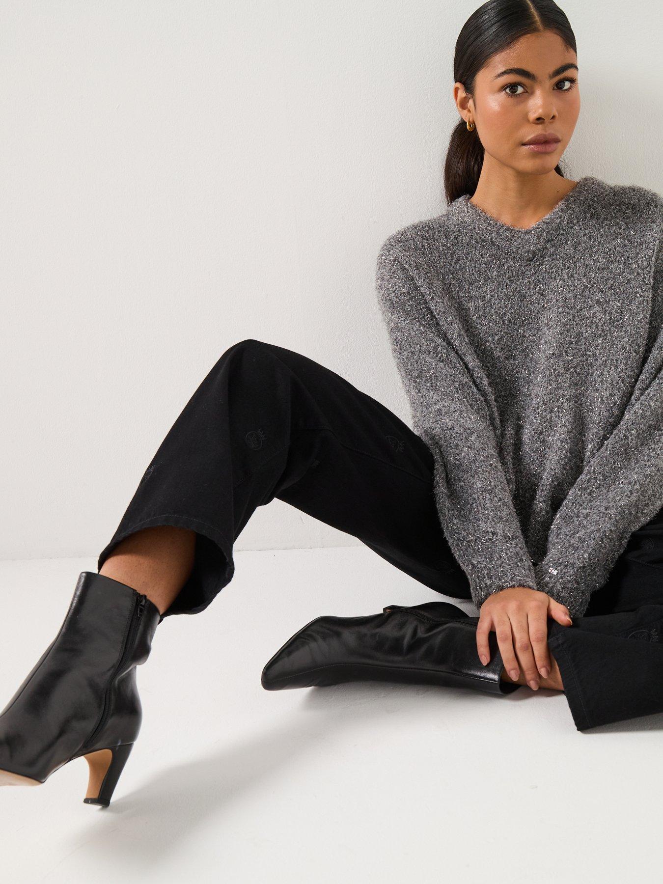 Image 5 of 6 of Tommy Hilfiger Crest Barrel Jeans - Black