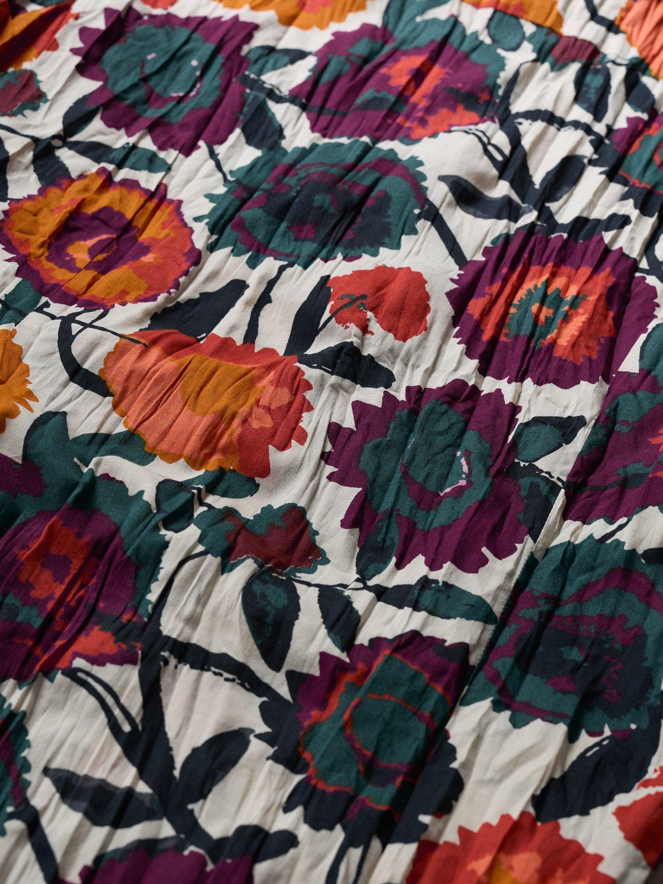  image of seasalt-cornwall-larissa-shirt-figurative-floral-aran