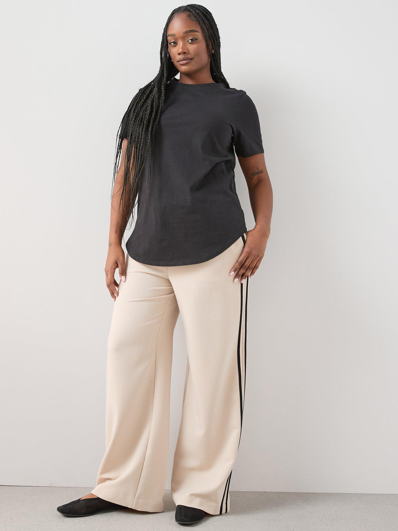  image of the-very-collection-curve-crew-neck-scoop-hem-t-shirt