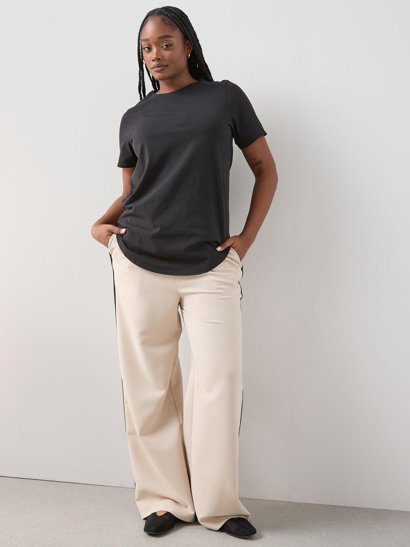  image of the-very-collection-curve-crew-neck-scoop-hem-t-shirt